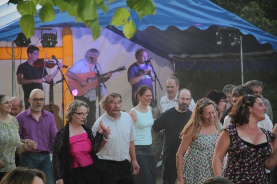 AN LAS fest noz les baux ste croix