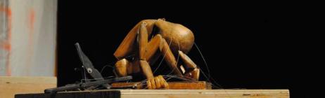 marionnette Ya pas de noyau dans le chocolat 